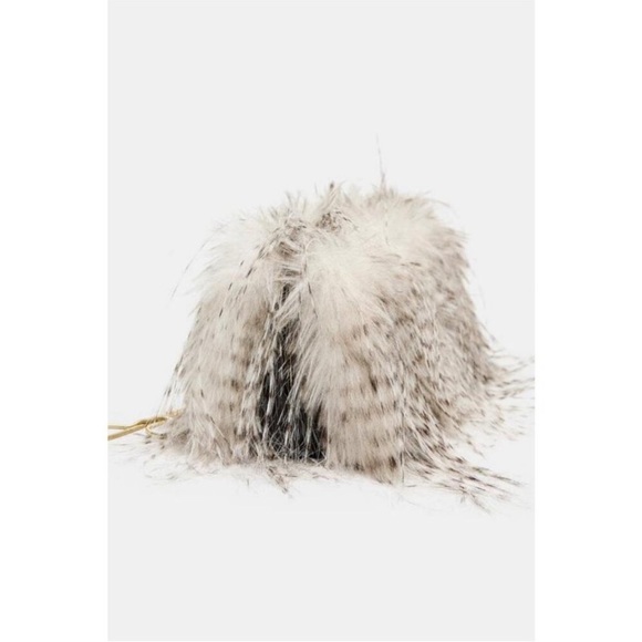 ZARA FUAX FUR/ FEATHER CLUTCH - Picture 5 of 7